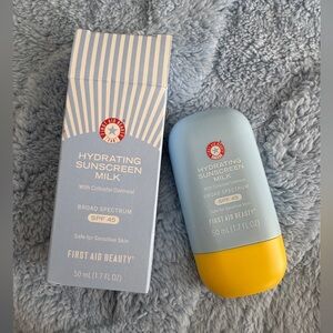 First Aid Beauty Hydrating Sunscreen Milk SPF 45 with Colloidal Oatmeal 50ml